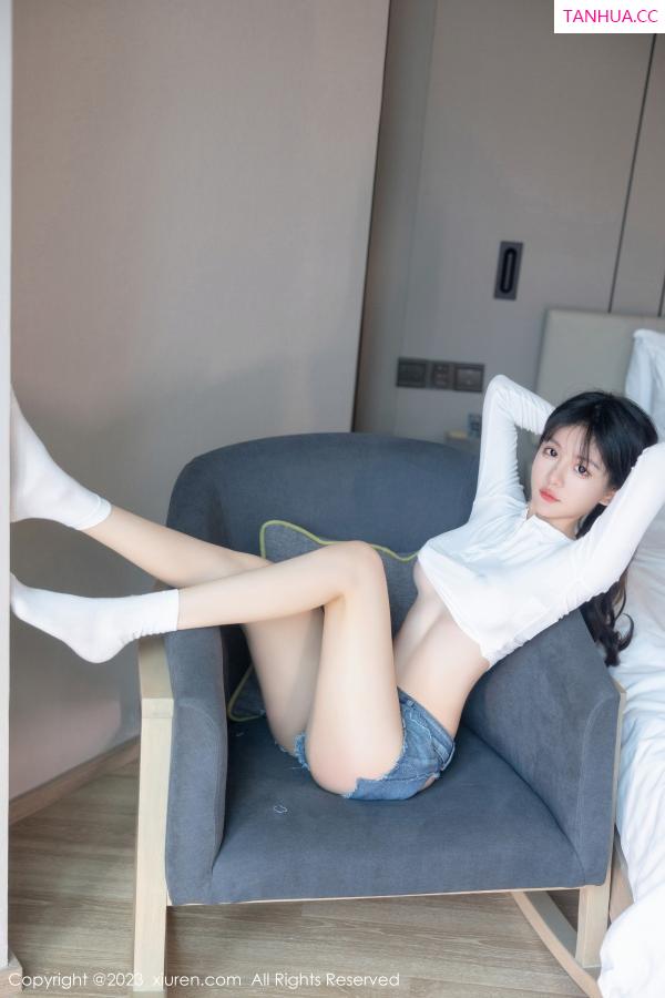   [XiuRen]高清写真图 2023.06.30 No.7010 幼幼 清纯美腿第27张图片